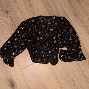 Cropped tie top